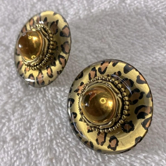 Vintage Gond Tone Animal Print  Round Clip On Earrings - Picture 5 of 7